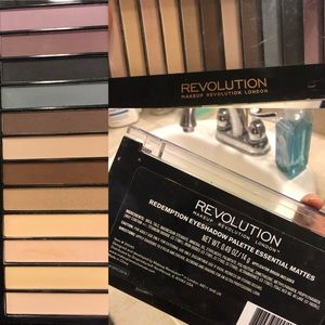 Makeup Revolution Redemption Eyeshadow Palette